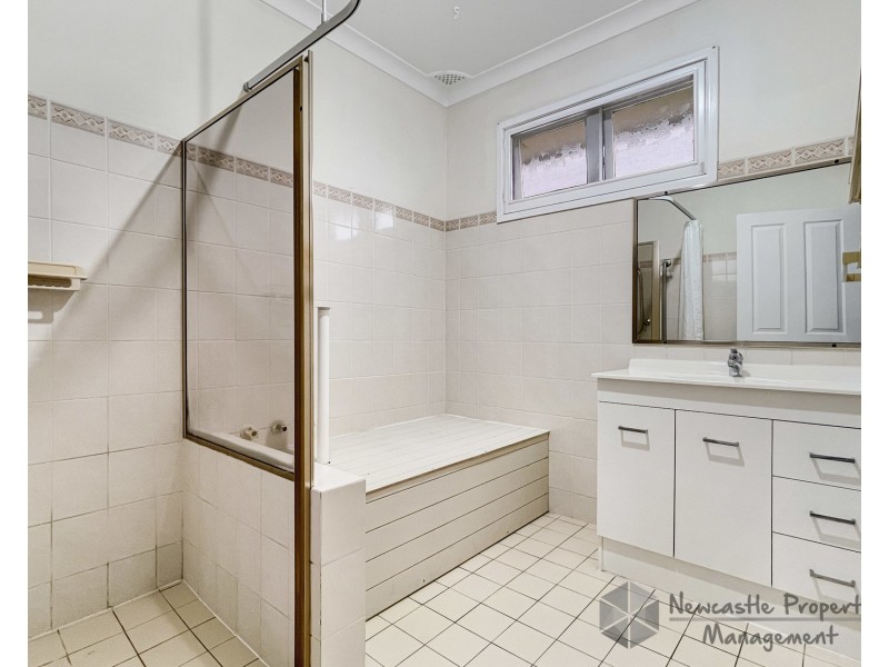 8 Rose Avenue, Glendale NSW 2285