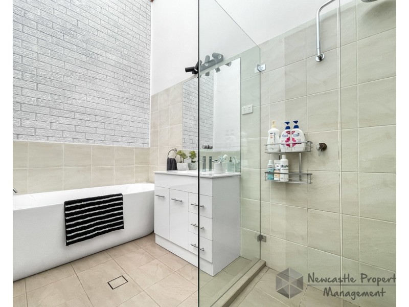 2/14 Railway Parade, Cardiff NSW 2285