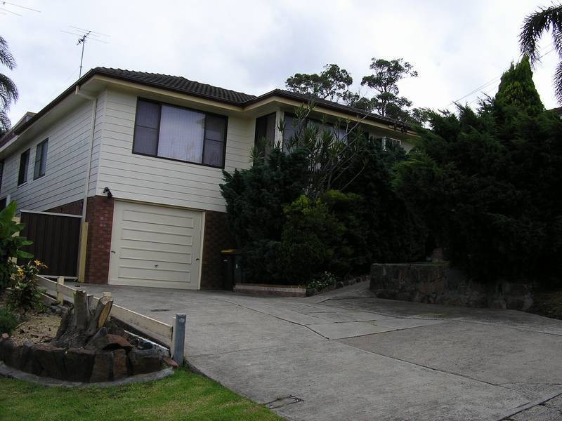 16 Clarence Street, Glendale NSW 2285