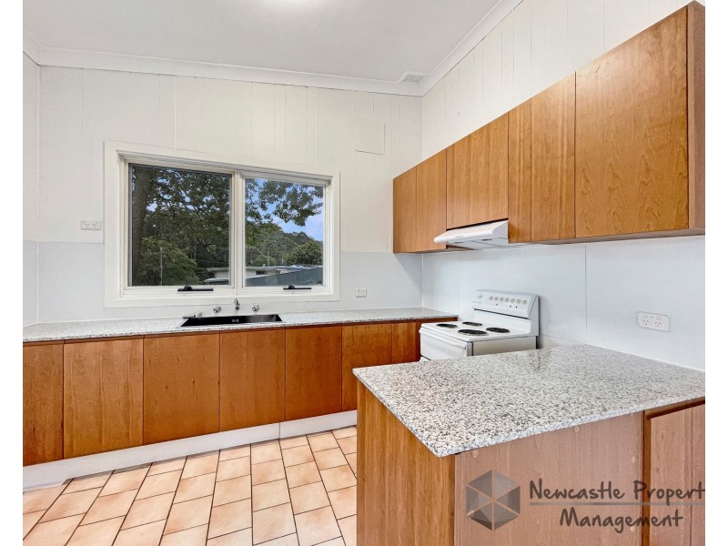 12 Cambridge Drive, Garden Suburb NSW 2289