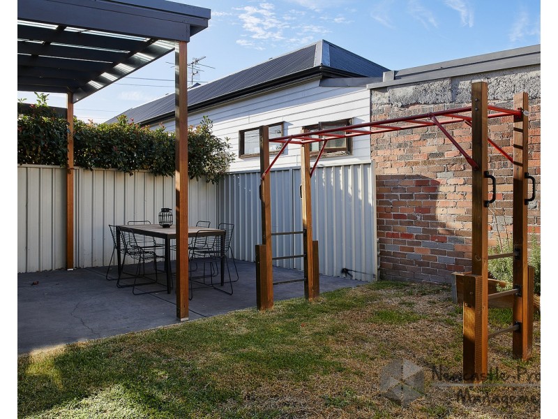 33 Lindsay Street, Hamilton NSW 2303