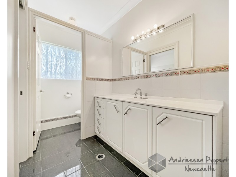 33 Colton Crescent, Lakelands NSW 2282