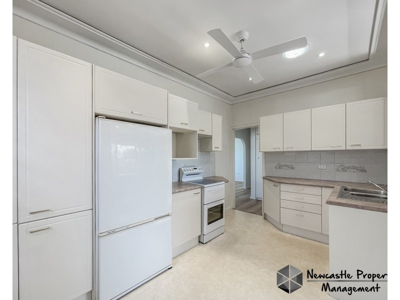 16 Maurie Avenue, Warners Bay NSW 2282