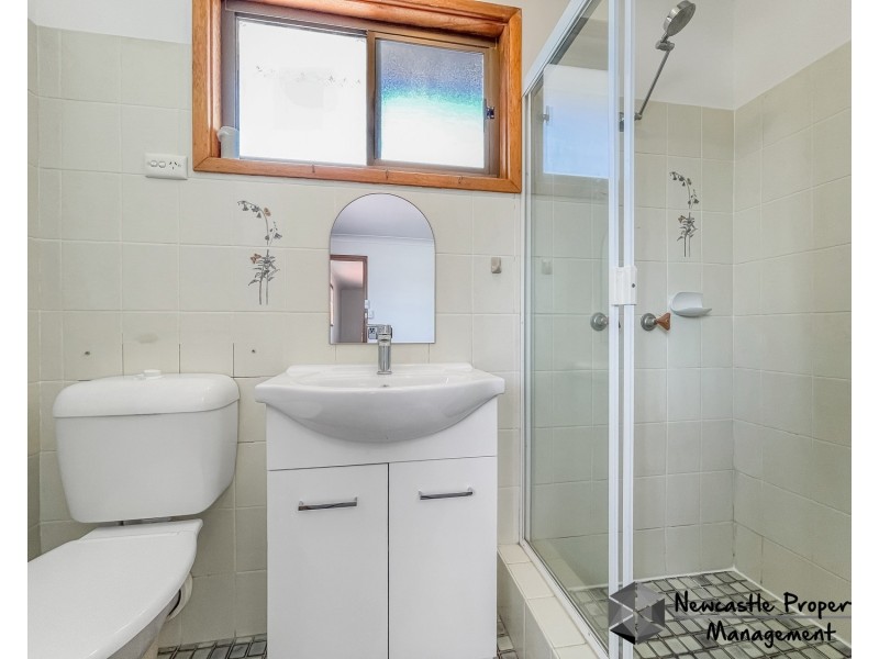 16 Maurie Avenue, Warners Bay NSW 2282