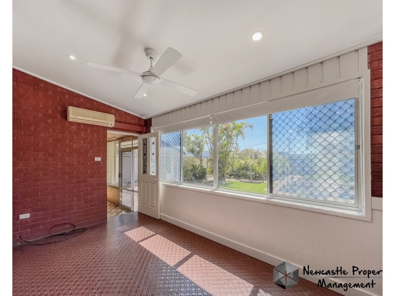 16 Maurie Avenue, Warners Bay NSW 2282