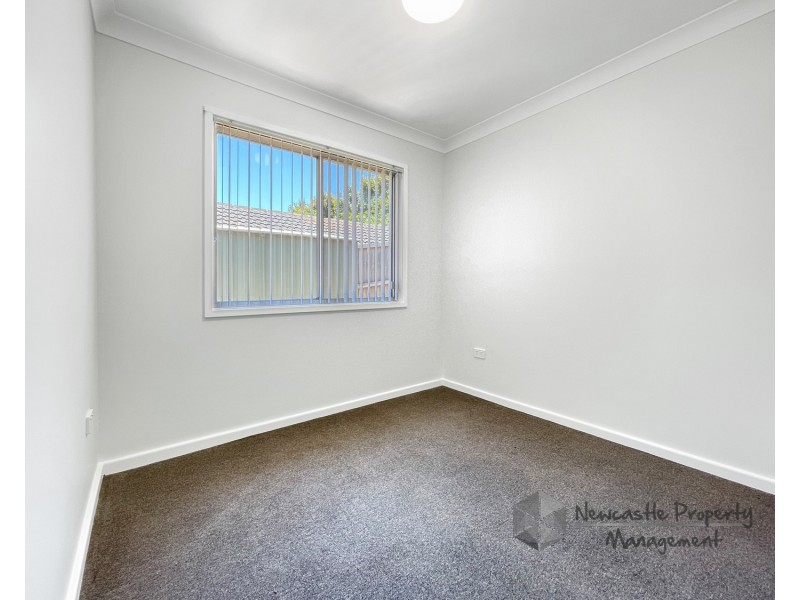 1 Valiant Crescent, Valentine NSW 2280