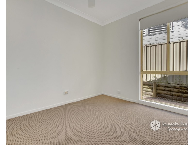 2/2 Baron Close, Valentine NSW 2280