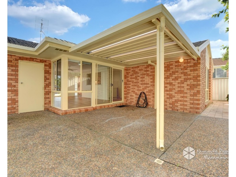 2/2 Baron Close, Valentine NSW 2280