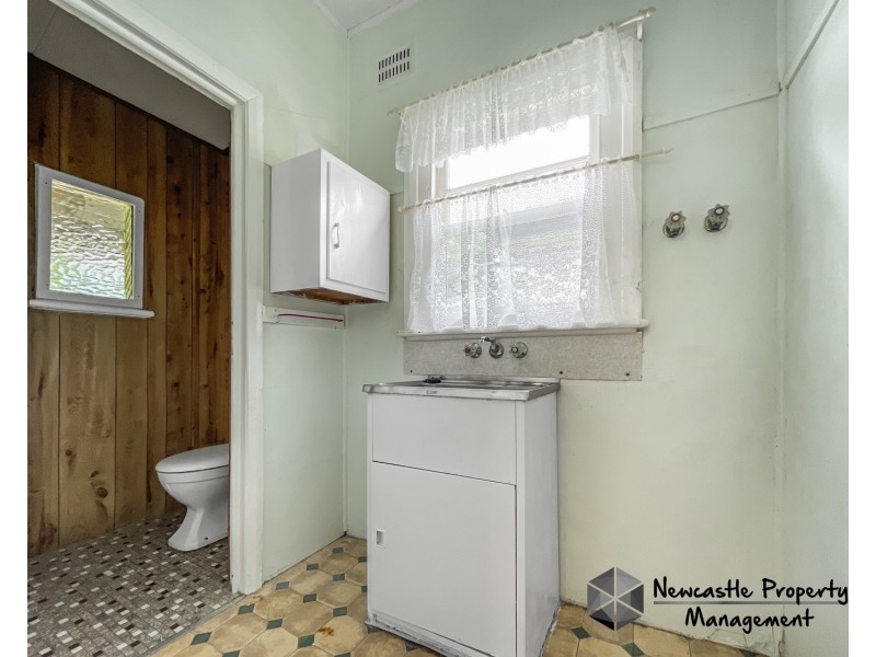 12 Roath Street, Cardiff NSW 2285