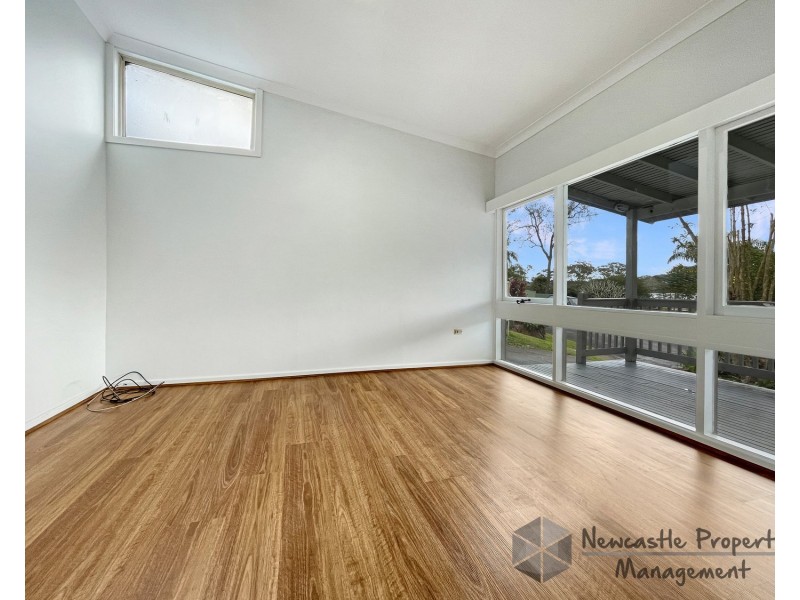 12 Cambridge Drive, Garden Suburb NSW 2289