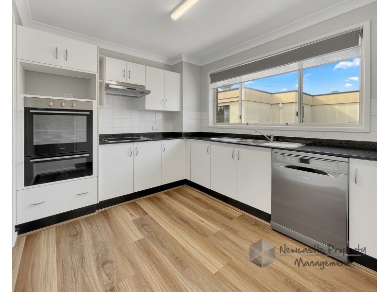 4/54 Allambee Place, Valentine NSW 2280