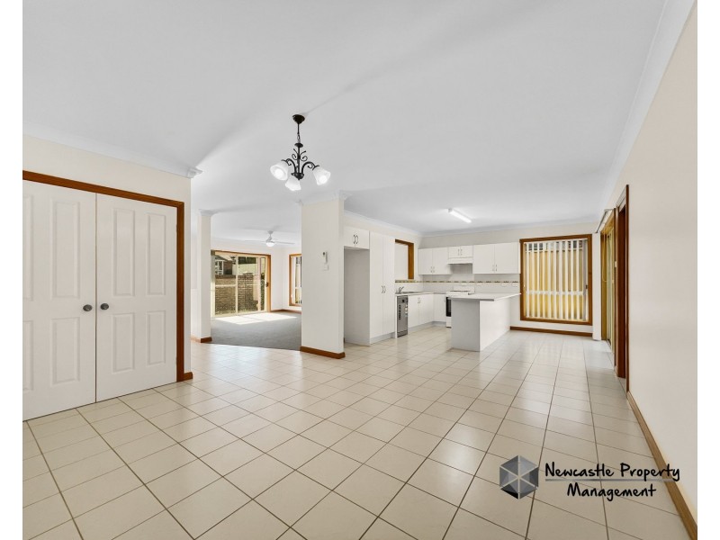 2 Lawford Close, Warners Bay NSW 2282