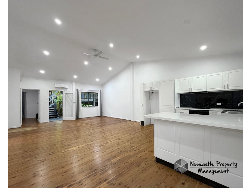 19 Stuart Street, Kotara South NSW 2289