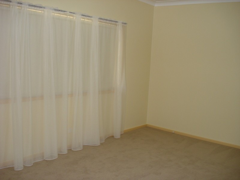 4 Lachlan Road, Cardiff NSW 2285