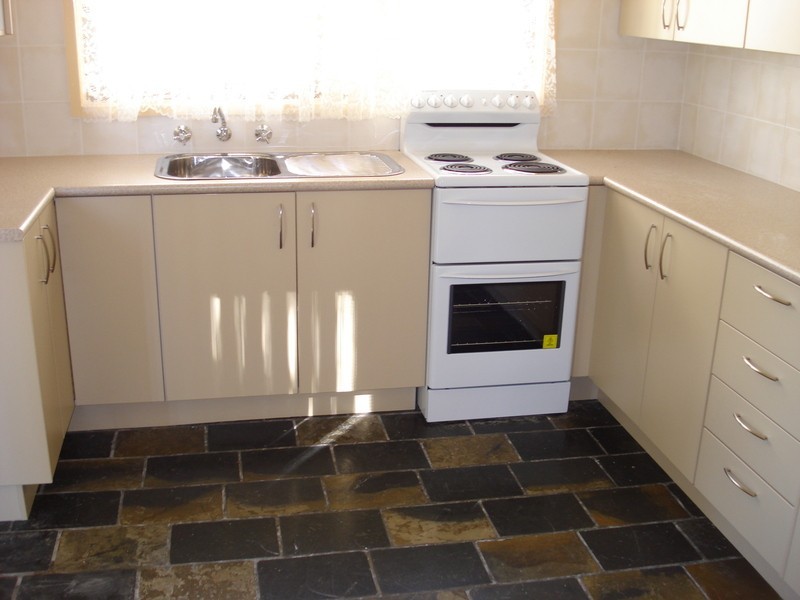 4 Lachlan Road, Cardiff NSW 2285