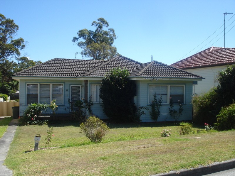 8 Roscoe Street, Kotara NSW 2289