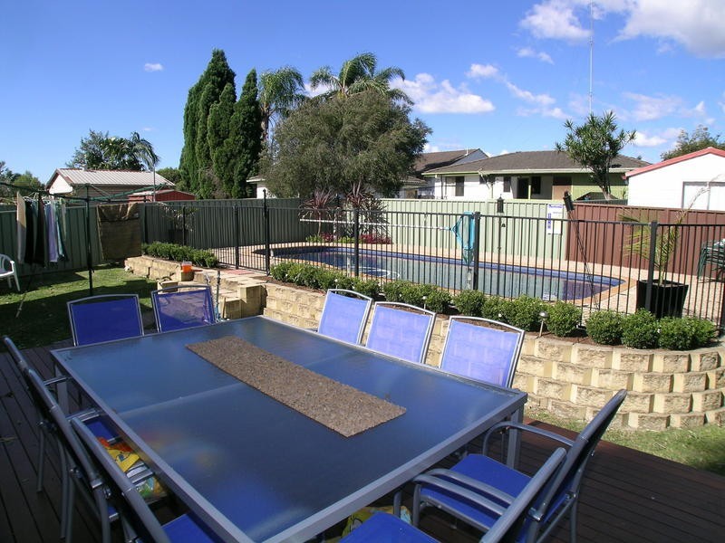 42 Delasala Drive, Macquarie Hills NSW 2285