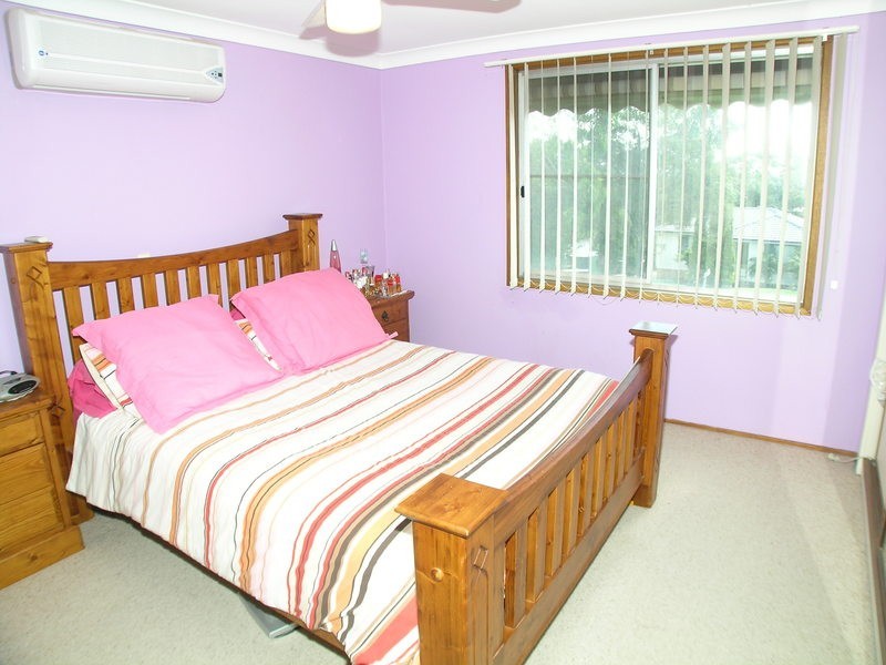 42 Delasala Drive, Macquarie Hills NSW 2285