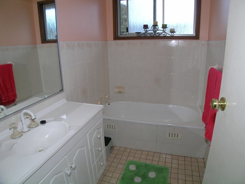 42 Delasala Drive, Macquarie Hills NSW 2285