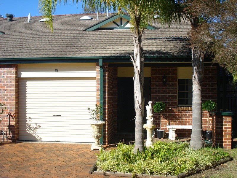 18/151 Ambleside Circuit, Lakelands NSW 2282