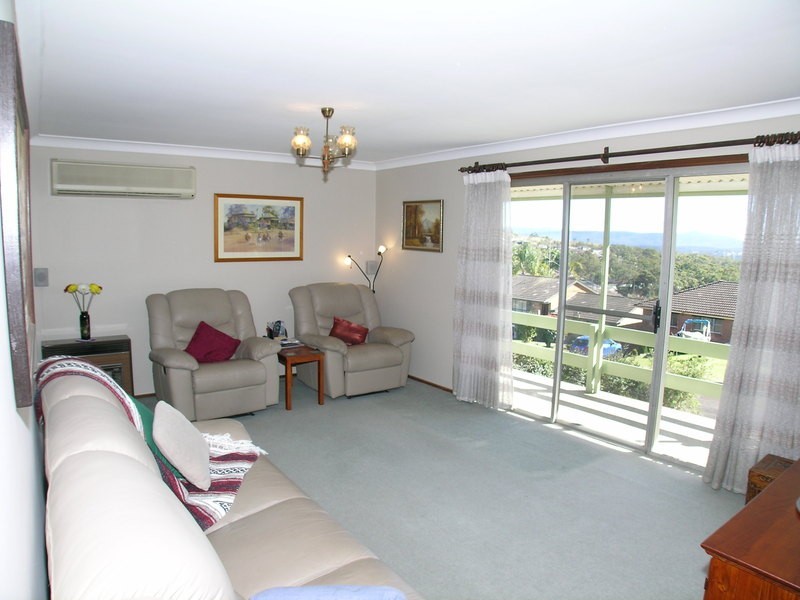 Macquarie Hills NSW 2285