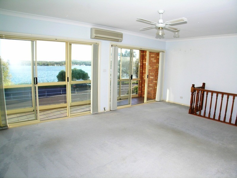 2/304 The Esplanade, Speers Point NSW 2284