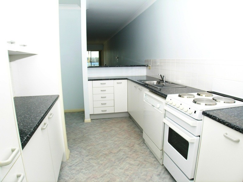 2/304 The Esplanade, Speers Point NSW 2284