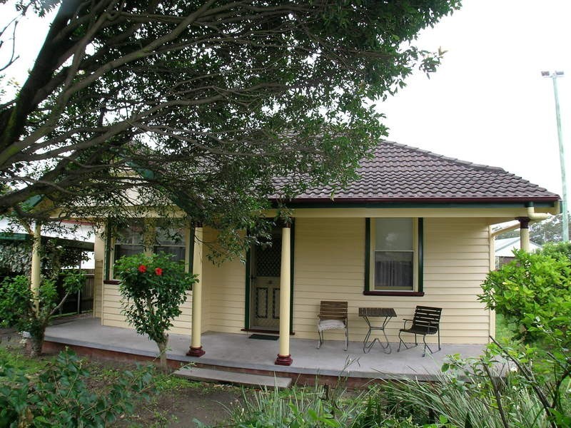 14 Charles Street, Edgeworth NSW 2285