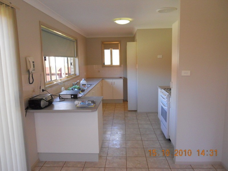 15 John Howe Crescent, Glendale NSW 2285