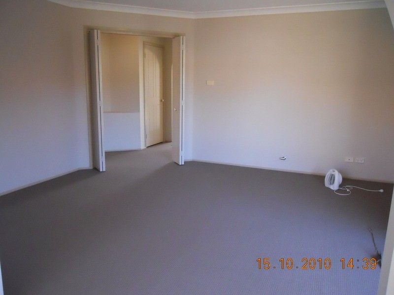 15 John Howe Crescent, Glendale NSW 2285