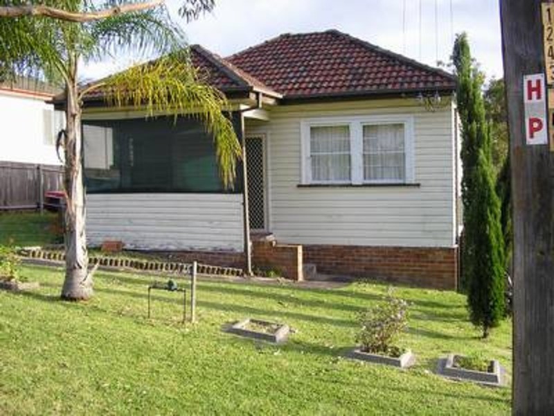 12 Johnstone Street, Cardiff NSW 2285