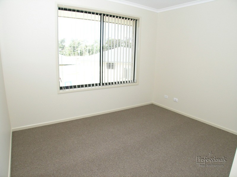 17 Foveaux Circuit, Cameron Park NSW 2285