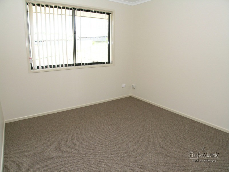 17 Foveaux Circuit, Cameron Park NSW 2285