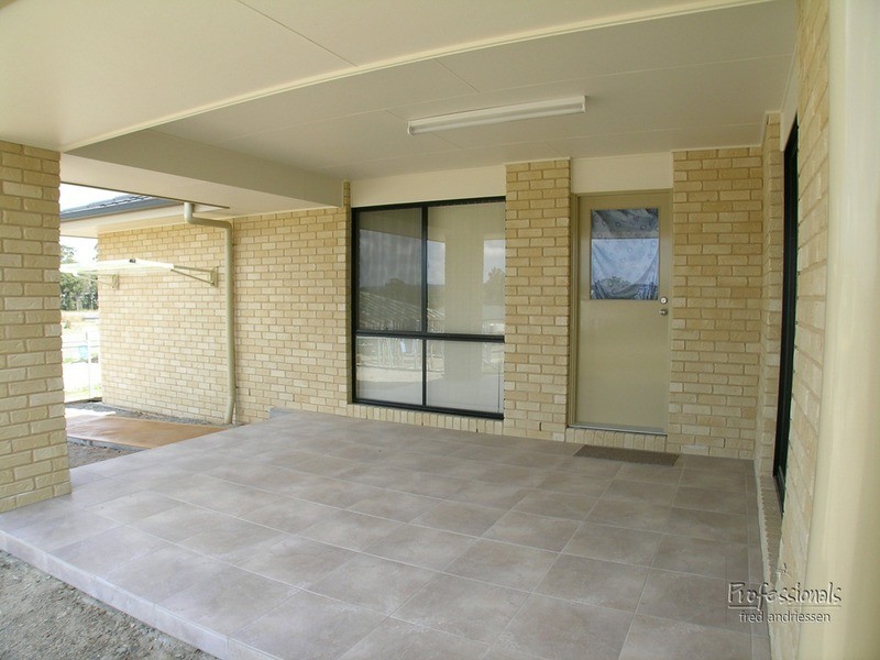 17 Foveaux Circuit, Cameron Park NSW 2285