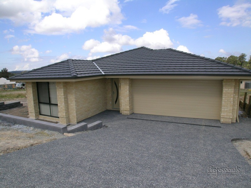 17 Foveaux Circuit, Cameron Park NSW 2285
