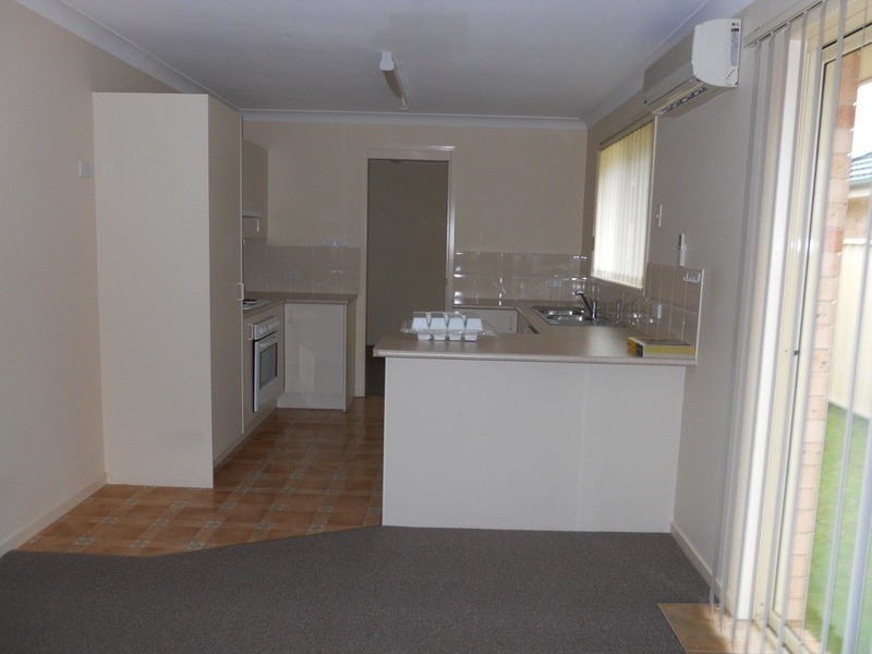 2 Toucan Close, Cameron Park NSW 2285