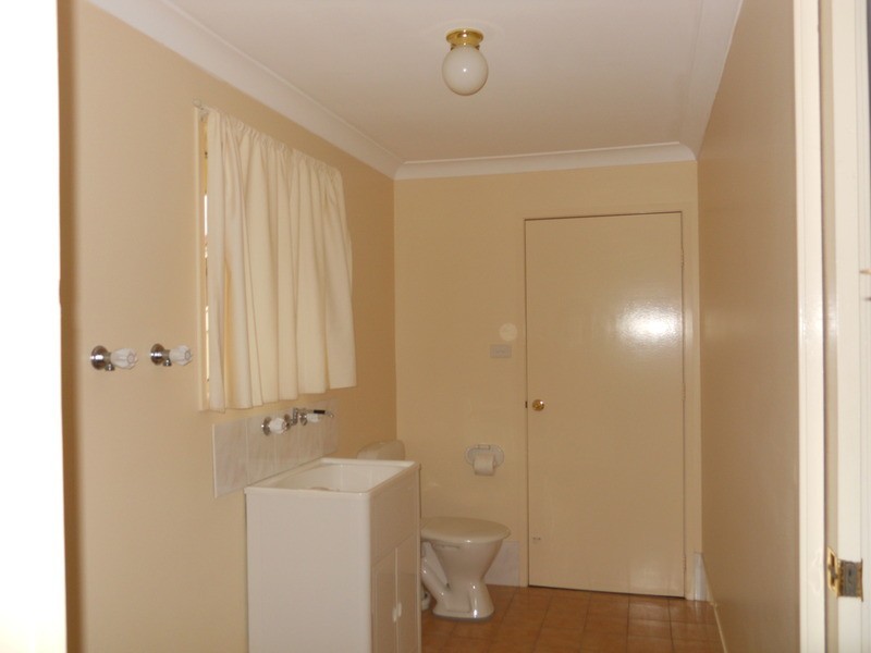 2 Toucan Close, Cameron Park NSW 2285