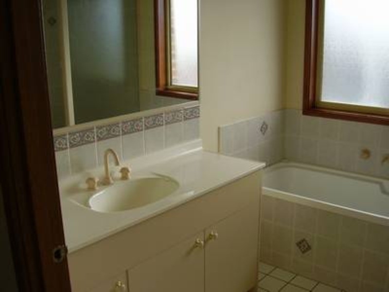 8 Moonan Street, Maryland NSW 2287