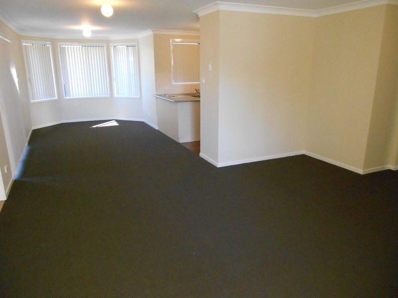 4 Jaeger Court, Cameron Park NSW 2285