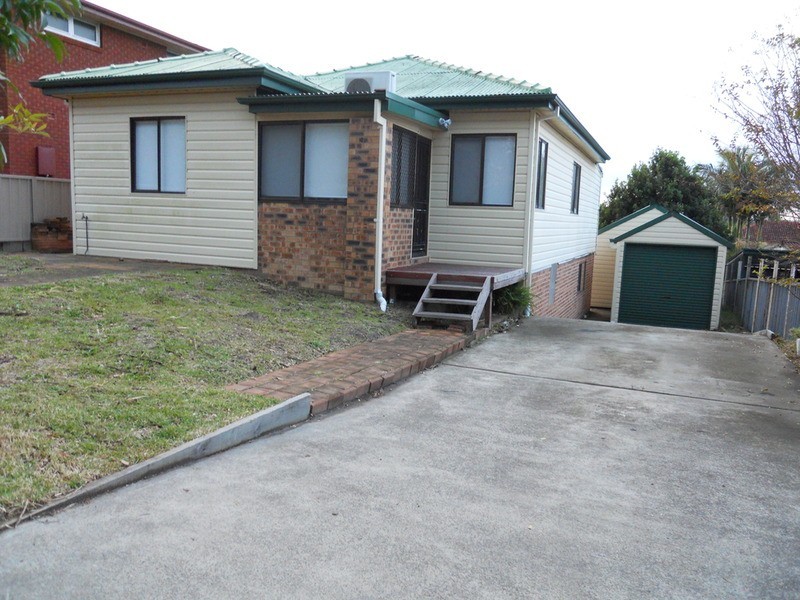 13 Emily Street, Marks Point NSW 2280