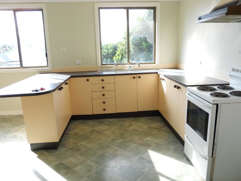 13 Emily Street, Marks Point NSW 2280