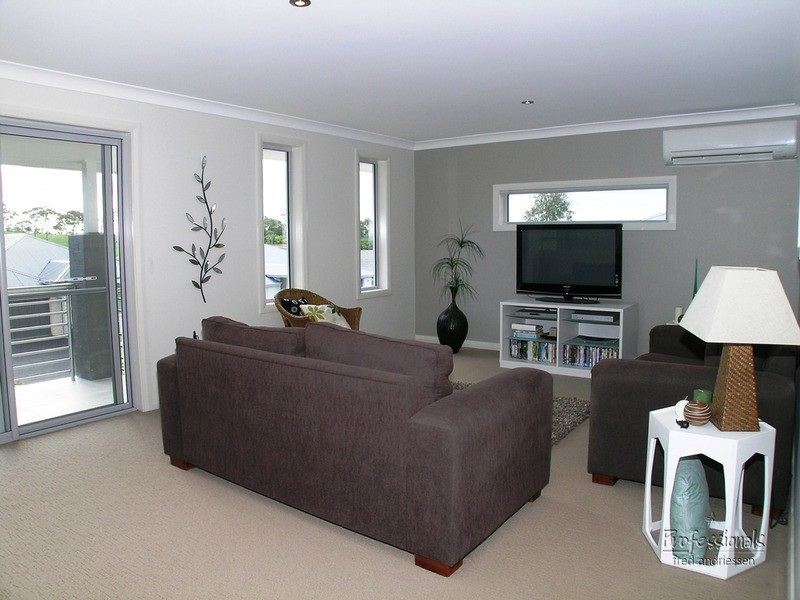 71 Dalmeny Drive, Macquarie Hills NSW 2285