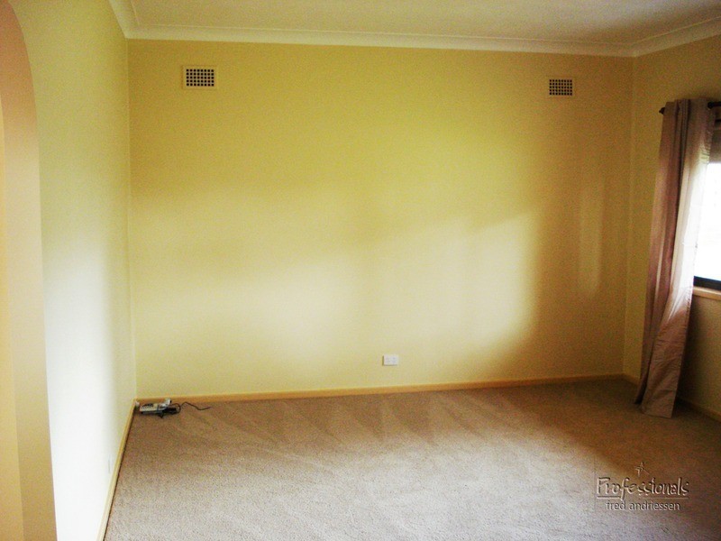 4 Lachlan Road, Cardiff NSW 2285