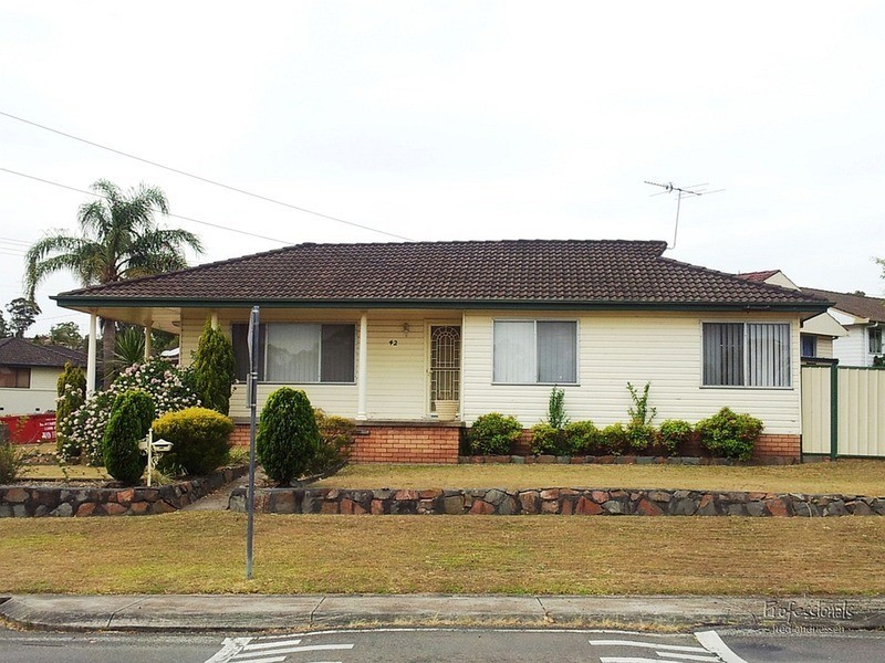 42 Sedgewick Avenue, Edgeworth NSW 2285