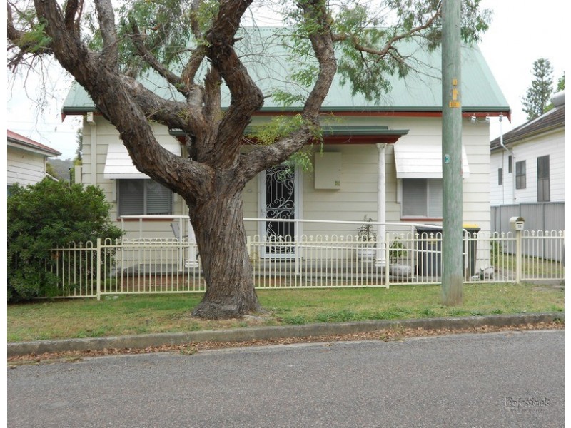 14 Lachlan Road, Cardiff NSW 2285