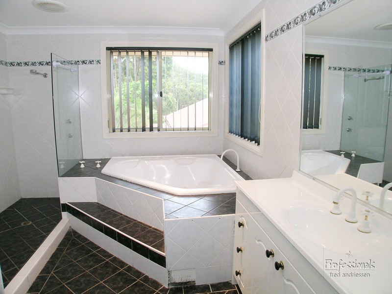 Macquarie Hills NSW 2285