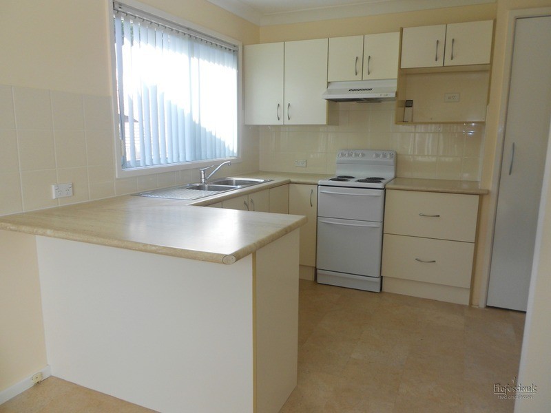 1 Valiant  Crescent, Valentine NSW 2280