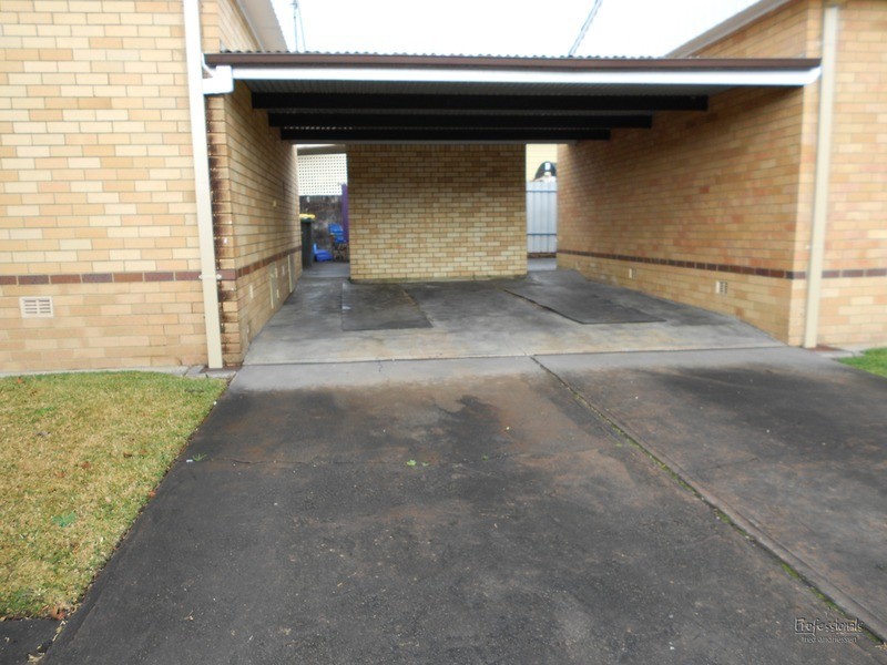 2/2 Bonarius Street, Warners Bay NSW 2282