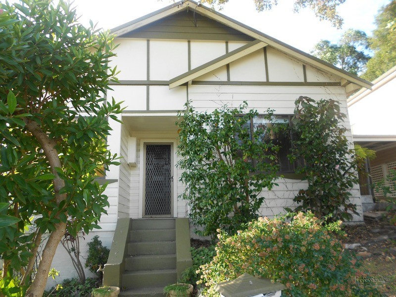 13 Lovell Street, Cardiff NSW 2285