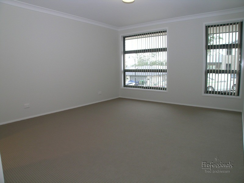 3 Macon Way, Cameron Park NSW 2285